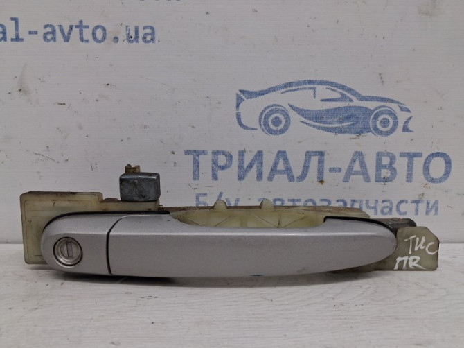 Ручка двери внешняя передняя правая Hyundai Tucson JM 2.0 DIESEL D4EA 2004 (б/у) Киев - изображение 1