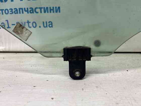 Стекло двери переднее правое Kia Sportage SL 1.7 DIESEL D4FD 2010 (б/у) Киев