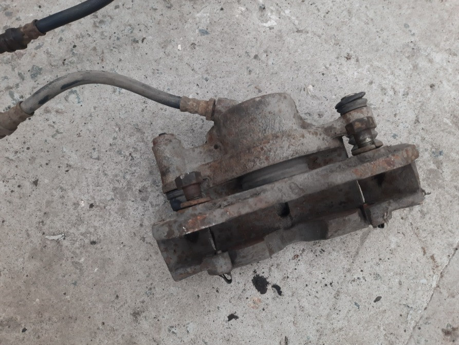 Передний суппорт Mitsubishi Colt Lanser Galant 1990 Дніпро - зображення 4