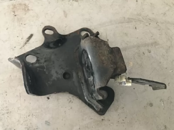 Бу кронштейн задней балки правый Renault Megane 3 Fluence, 432150009R, 432158195R Кропивницький