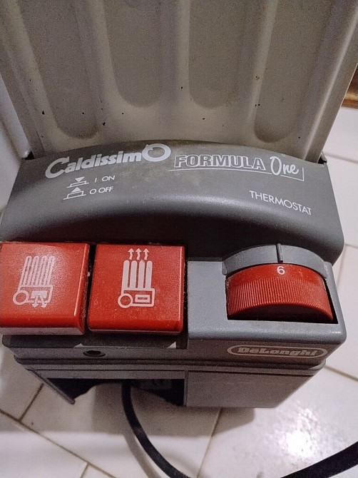 Масляный обогреватель Delonghi Дніпро - зображення 3