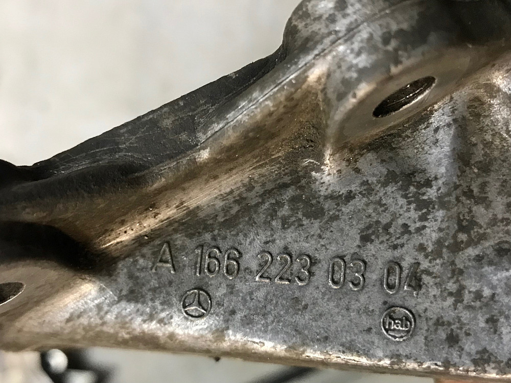 Бу кронштейн крепления двигателя Mercedes W168, A1662230304 Кропивницкий - изображение 1