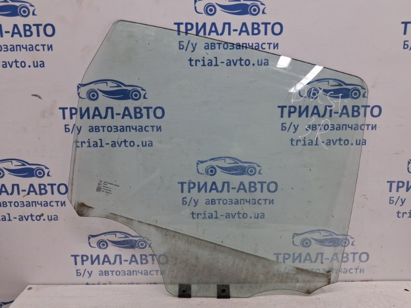 Стекло двери заднее правое Dacia Duster HS 1.5 DIESEL K9K 2010 (б/у) Київ - зображення 1