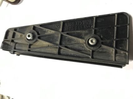 Бу направляющая стекла Mercedes W168, A1687250129, передней правой двери. Кропивницький - зображення 1