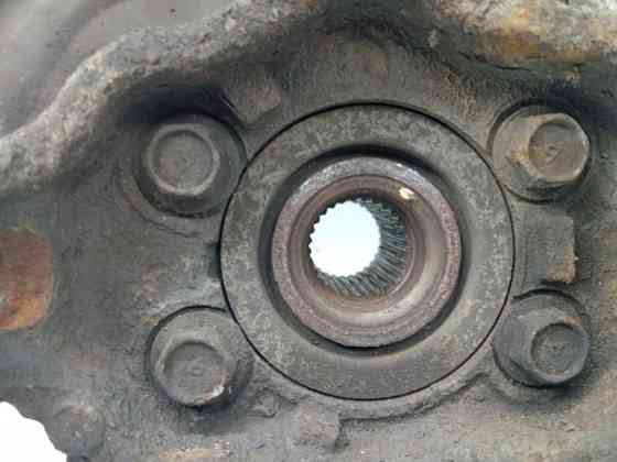 Кулак поворотный левый со ступицей Nissan X-Trail T31 2.0 DIESEL M9R 2007 (б/у) Київ