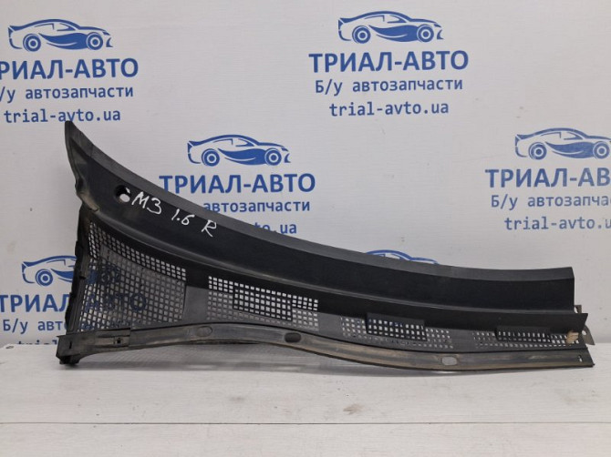 Дефлектор дворников Mazda 3 BK 1.6 БЕНЗИН Z6 2003 прав. (б/у) Київ - зображення 1
