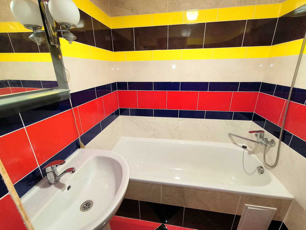 продажа 3-к квартира Макаровский, Комаровка, 25000 $  - зображення 1