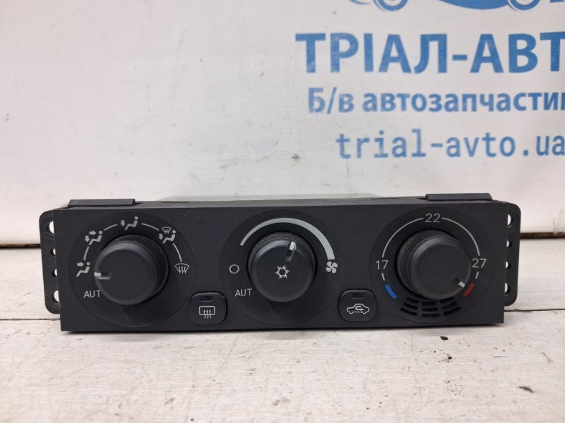 Блок управления кондиционером Mitsubishi Pajero Wagon 3 3.2 ДИЗЕЛЬ 4M41 1999 (б/у) Київ - зображення 1