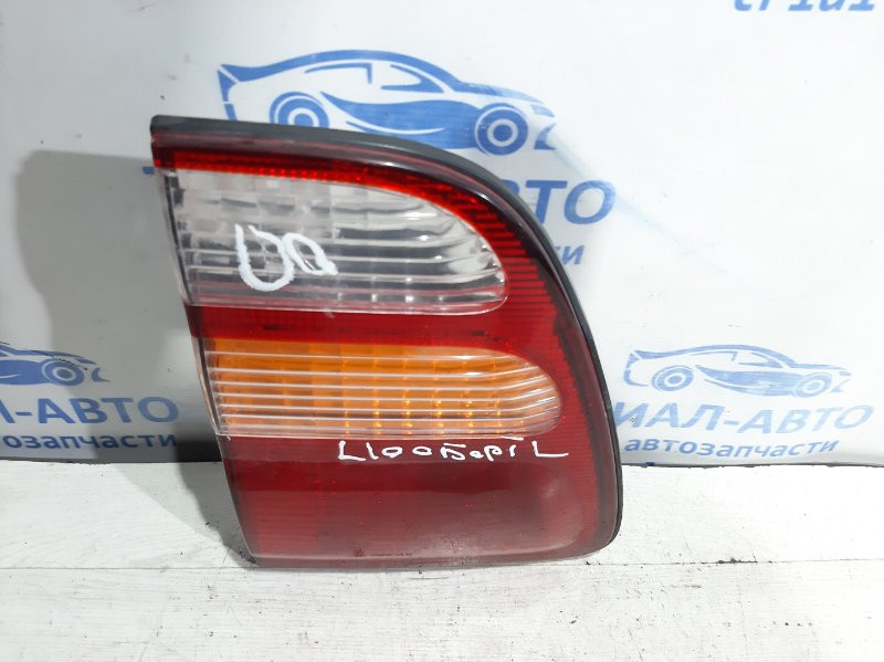 Фонарь задний внутренний левый Toyota Land Cruiser J100 4.7 1998 (б/у) Киев - изображение 1