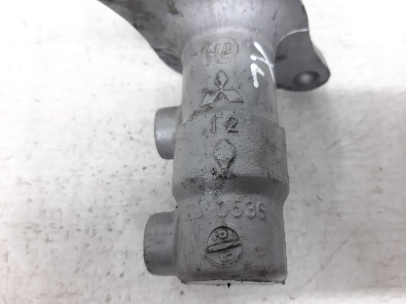 Тормозной цилиндр главный Mitsubishi Outlander XL 2.2 DIESEL 4N14 2007 (б/у) Киев - изображение 5