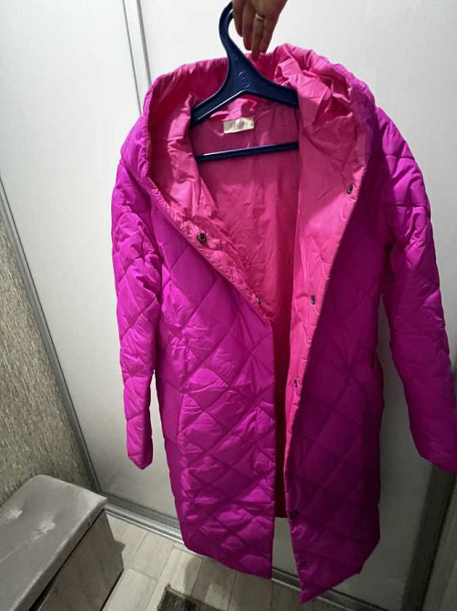 пальто з капюшоном в розмірі S Буча - зображення 1