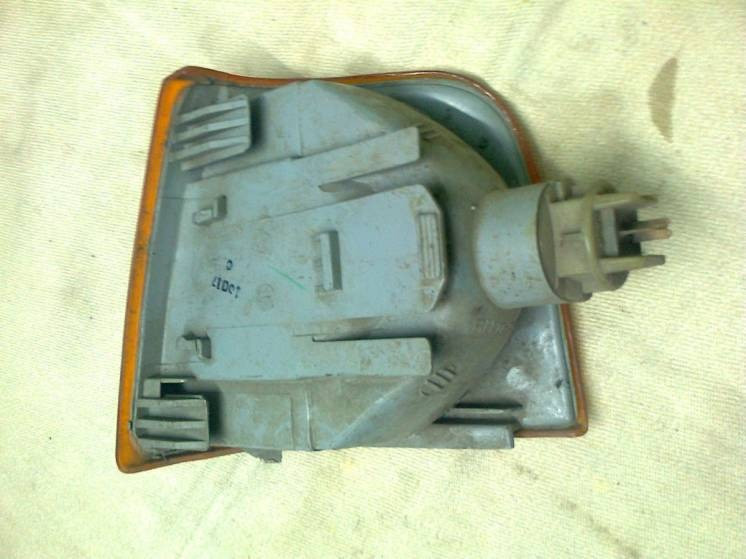 Показчик поворотів 443953050e правий передній Ауді-100 82-88р. оригінал Вінниця - зображення 1