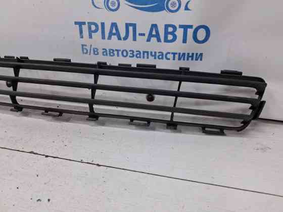 Решетка бампера центральная Toyota Avensis T25 2.2 DIESEL 2ADFTV 2002 (б/у) Киев