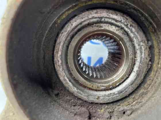 Кулак поворотный правый со ступицей Hyundai IX35 LM 1.7 DIESEL D4FD 2009 (б/у) Київ