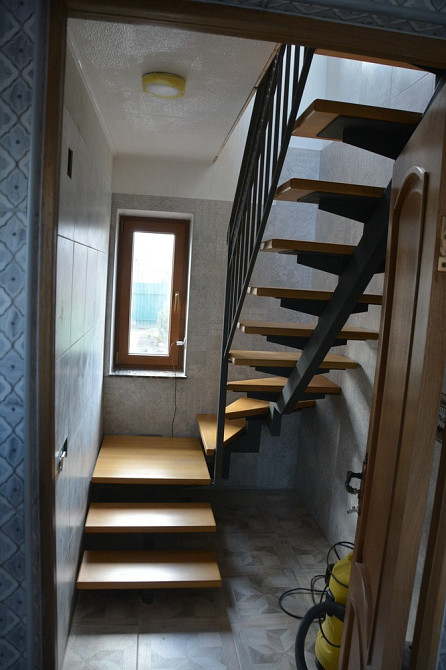 Лестница на одном косоуре. "Броневик" Днепр. Дніпро - зображення 2