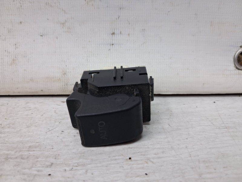 Кнопка стеклоподъемника Toyota Avensis T25 1.8 БЕНЗИН 1ZZFE 2002 (б/у) Киев - изображение 2