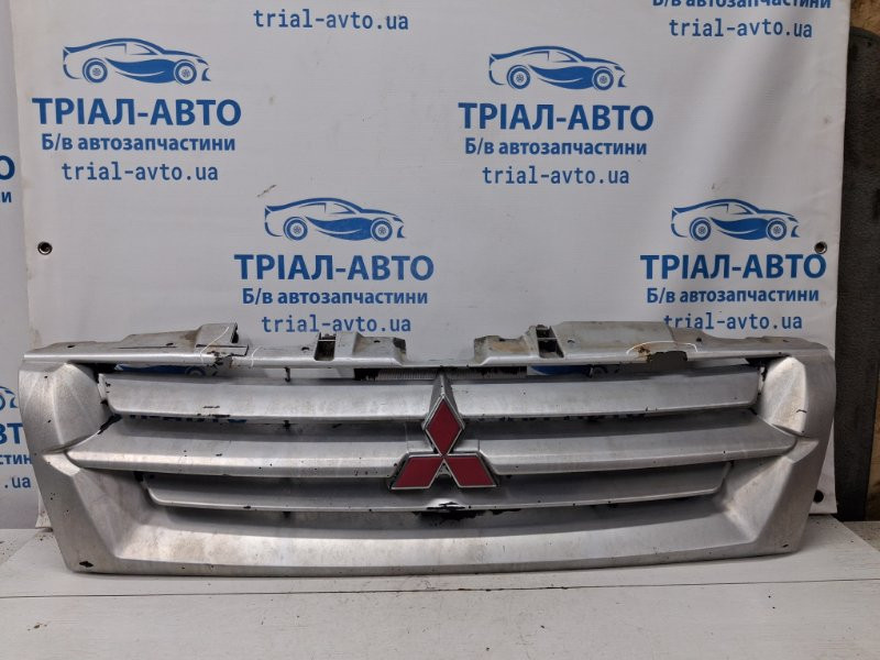 Решетка радиатора Mitsubishi Pajero Wagon 3 3.2 ДИЗЕЛЬ 4M41 1999 (б/у) Київ - зображення 1