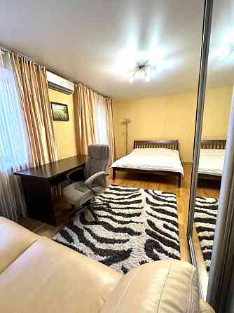 Продам. 2-к.кв. 15/16, ж/м Тополь-1, провулок Джинчарадзе. Дніпро