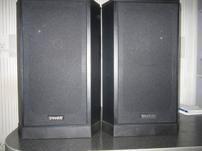 Продам полочную английскую акустику TANNOY 609 II