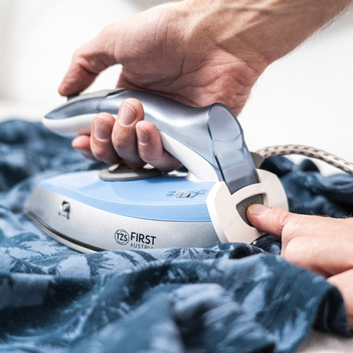 Утюг First FA-5640-2 1100 Вт голубой Київ - зображення 3