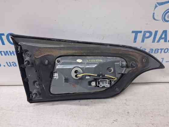 Фонарь задний внутренний правый Jeep Cherokee KL 3.2 БЕНЗИН EHK 2013 (б/у) Киев