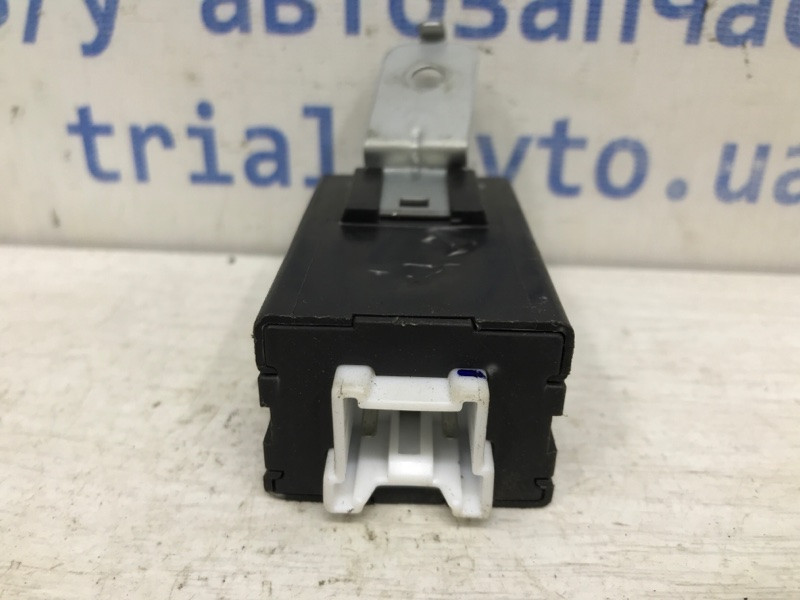 Блок управления зеркалами Mitsubishi Pajero Wagon 3 3.2 ДИЗЕЛЬ 4M41 1999 (б/у) Київ - зображення 2