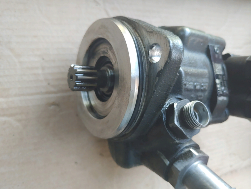 1863427 Насос гидроусилителя с подкачкой топлива DAF XF 106 Euro 6 Львів - зображення 1