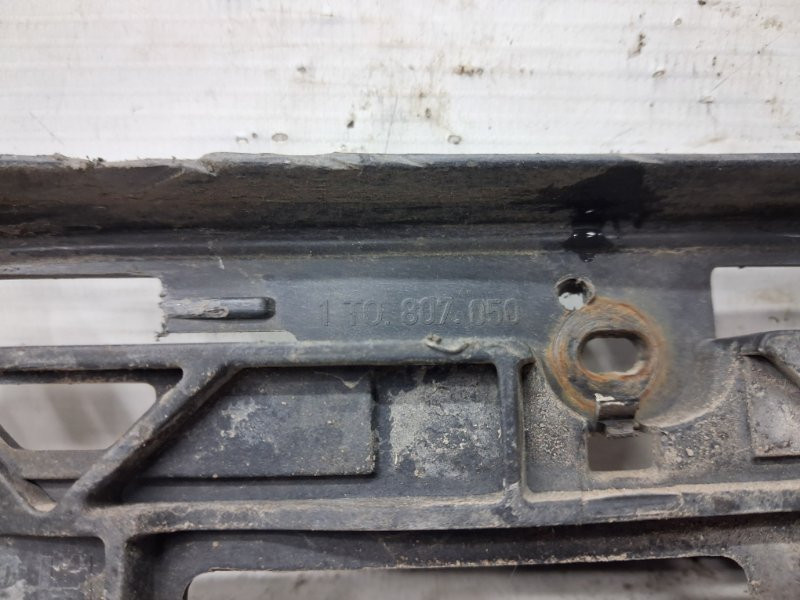 Кронштейн бампера передний правый Volkswagen Caddy 2K 1.9 DIESEL BJB 2003 (б/у) Киев - изображение 4