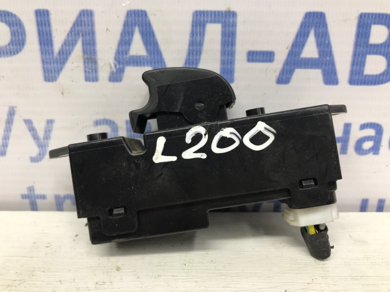 Кнопка стеклоподъемника Mitsubishi L200 KB 2.5 ДИЗЕЛЬ 4D56U 2006 (б/у) Київ - зображення 1