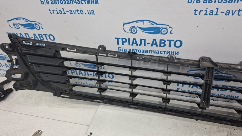 Решетка бампера центральная Renault Megane 3 1.5 DIESEL K9K 2008 (б/у) Київ - зображення 6