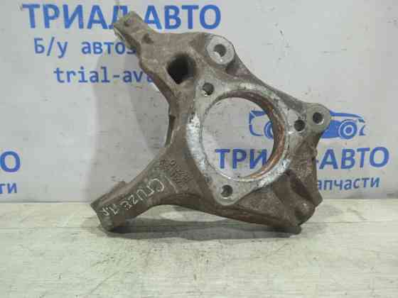 Кулак поворотный правый без ступицы Chevrolet Cruze J300 2009 (б/у) Киев