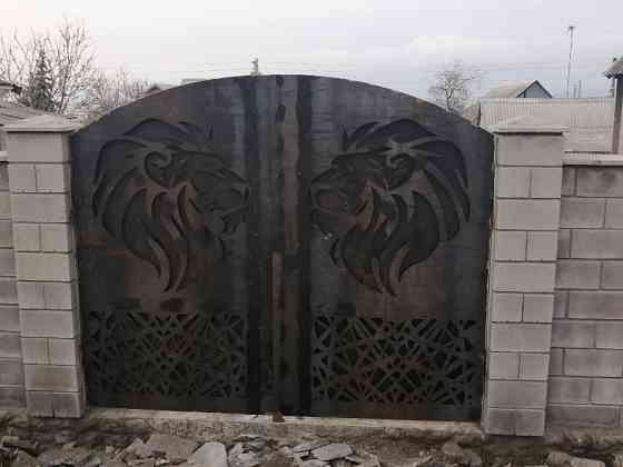 Ворота металлические сварные с декором Кам'янське (Дніпродзержинськ)