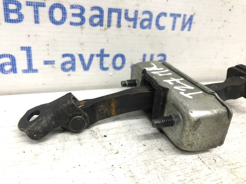 Ограничитель двери передний правый Toyota Avensis T27 2.0 DIESEL 2009 (б/у) Киев - изображение 2