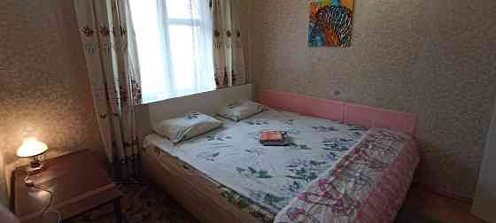 Сдаю 3-комнатную квартиру в Киеве без процентов. Метро Левобережная 600 м. Длительно или посуточно. Киев