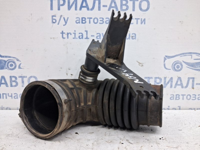 Патрубок воздушного фильтра Nissan Navara D40 2.5 DIESEL YD25DDTI 2004 (б/у) Киев - изображение 1