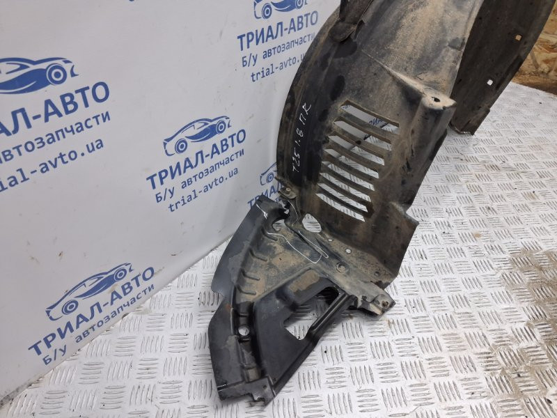 Подкрылок передний правый Toyota Avensis T25 1.8 БЕНЗИН 1ZZFE 2002 (б/у) Київ - зображення 4