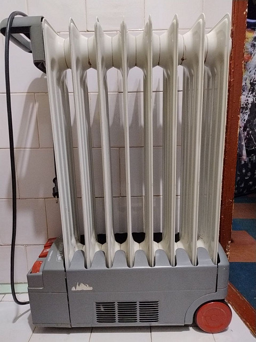 Масляный обогреватель Delonghi Дніпро - зображення 2