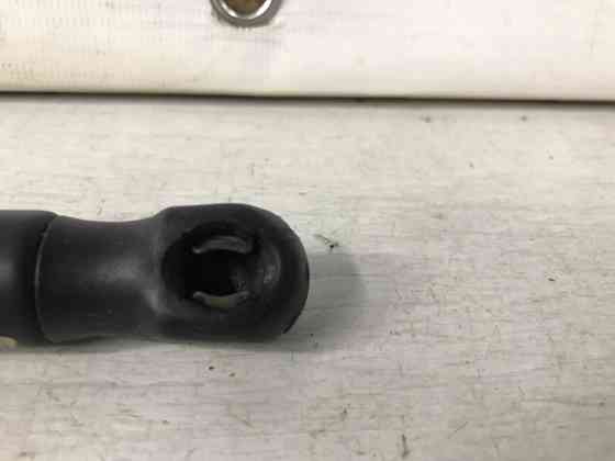 Амортизатор крышки багажника Mazda 3 BK 1.6 БЕНЗИН Z6 2003 (б/у) Киев