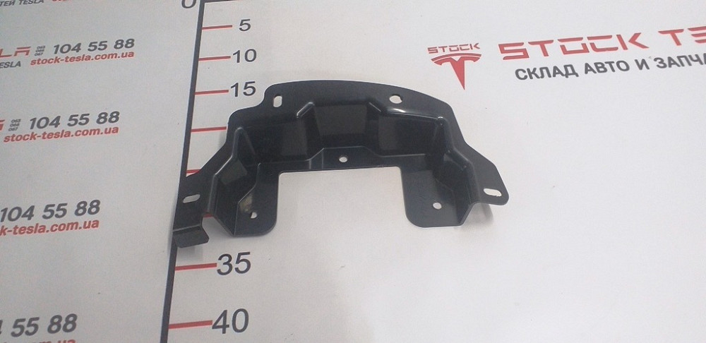 Кронштейн модулей стояночного тормоза и управления подсветкой Tesla model S, model S REST 1051906-00 Киев - изображение 1