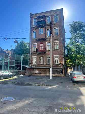 Продам 4 комнатную квартиру переулок Щепной , ( между Базарной и Успенской) Одесса