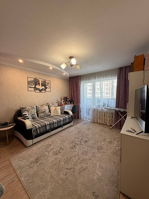 Однокімнатна, готова до проживання - з меблями та технікою Киев - изображение 2