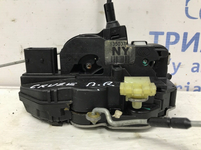 Замок двери передний правый Chevrolet Cruze J300 1.8 2009 (б/у) Киев - изображение 2