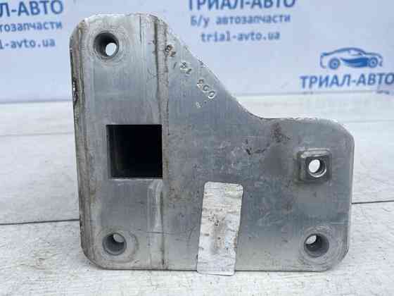 Кронштейн усилителя переднего бампера Jeep Cherokee KL 2.4 БЕНЗИН ED6 2013 лев. (б/у) Киев
