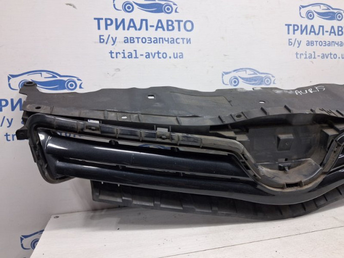 Решетка радиатора Toyota Auris E150 1.6 БЕНЗИН 1ZRFAE 2006 (б/у) Київ - зображення 2