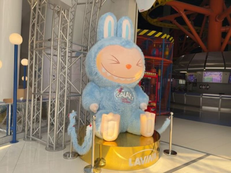 Лабубу надувной 5 м для создания образа компании увеличения продаж Киев - изображение 5