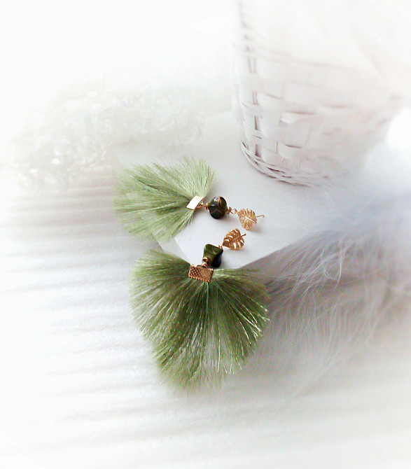 Сережки віяла листок сердечко гвіздок пусет оливковий зелений гематит китиця атлас Луцк - изображение 4