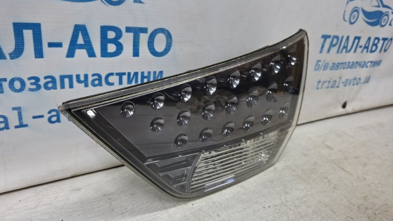 Фонарь задний внутренний правый Mitsubishi Outlander XL 2.2 DIESEL 4HK 2007 (б/у) Київ - зображення 3