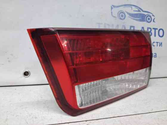Фонарь задний внутренний правый Hyundai Sonata NF 2.4 БЕНЗИН G4KC 2004 (б/у) Киев