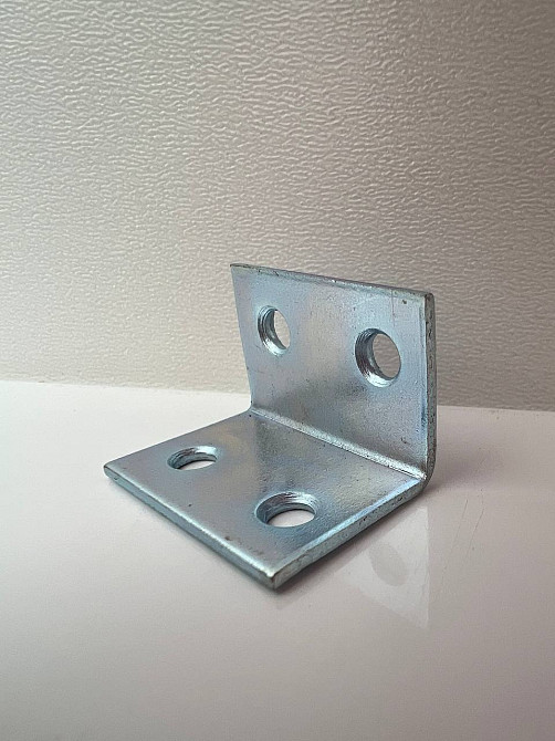 Куточок 20х20х30х1.5 кріпильний меблевий металевий Нововолынск - изображение 1