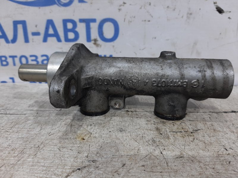 Тормозной цилиндр главный Hyundai Tucson JM 2.0 DIESEL D4EA 2004 (б/у) Київ - зображення 1